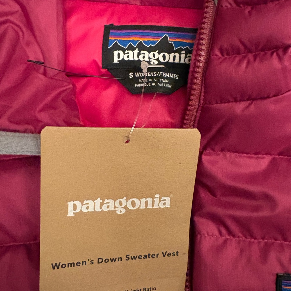 Patagonia Down Sweater Vest - Magenta NWT!!! Small - Picture 3 of 3